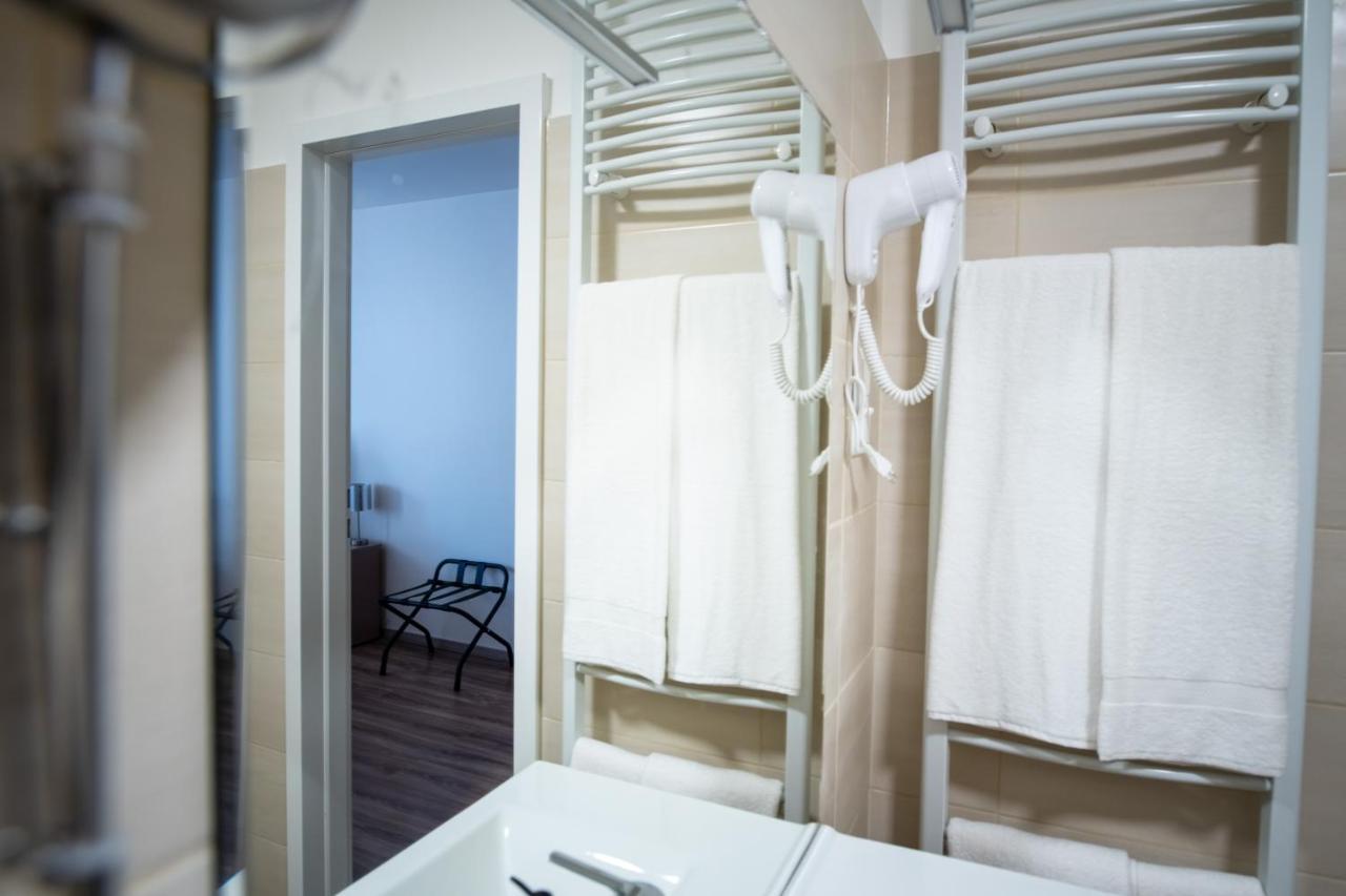 Nyírbátor Elixir Panzio Bed & Breakfast エクステリア 写真