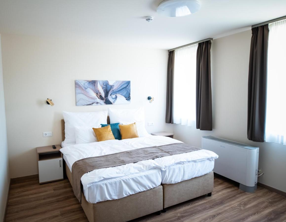 Nyírbátor Elixir Panzio Bed & Breakfast エクステリア 写真
